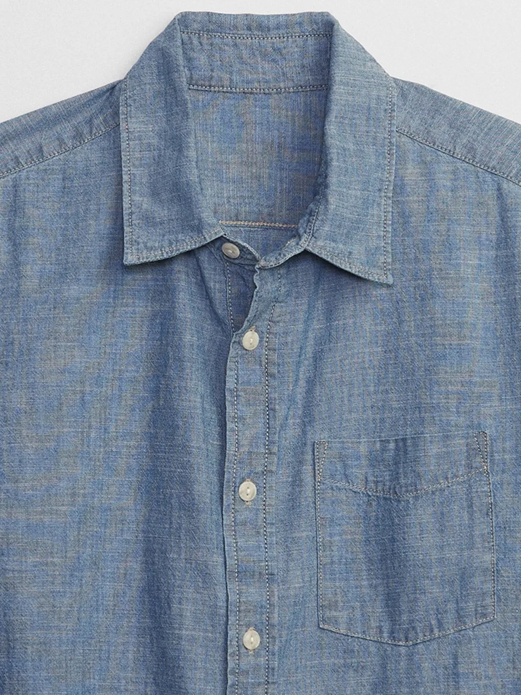 Chambray Shirt in Untucked Fit